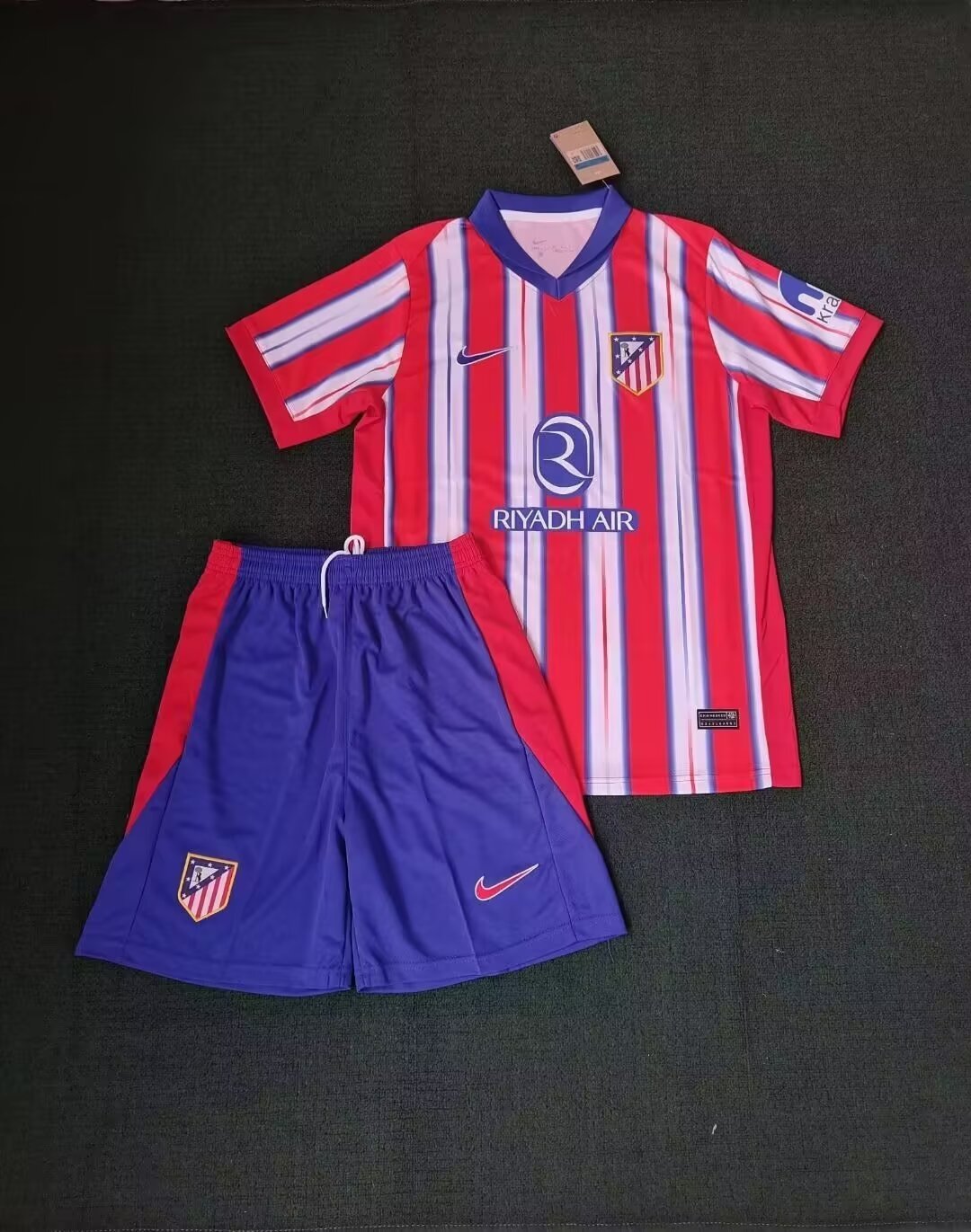 Primera equipación del Atlético de Madrid