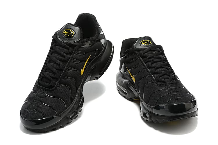 Nike TN NEGRAS